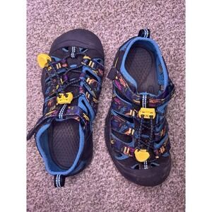Kids KEEN Sandals Size 2 Summer Water River Hiking Rafting Vacation Cruise Walk